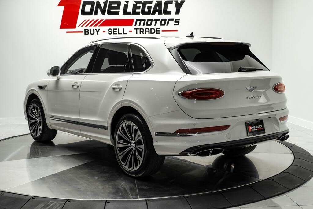 2024 Bentley Bentayga Azure V8 AWD photo 12