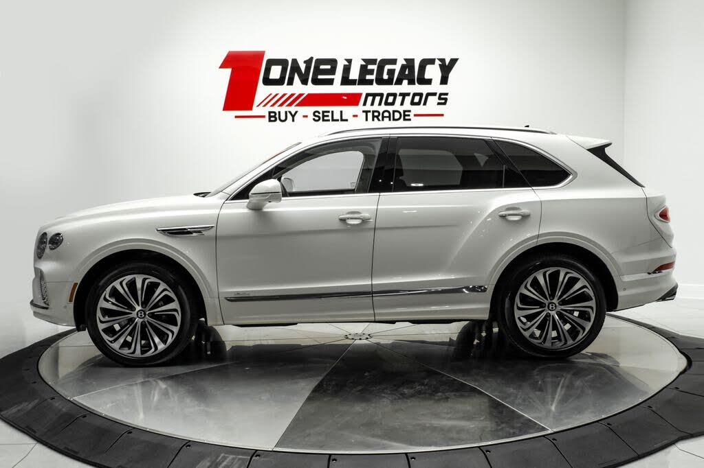 2024 Bentley Bentayga Azure V8 AWD photo 13