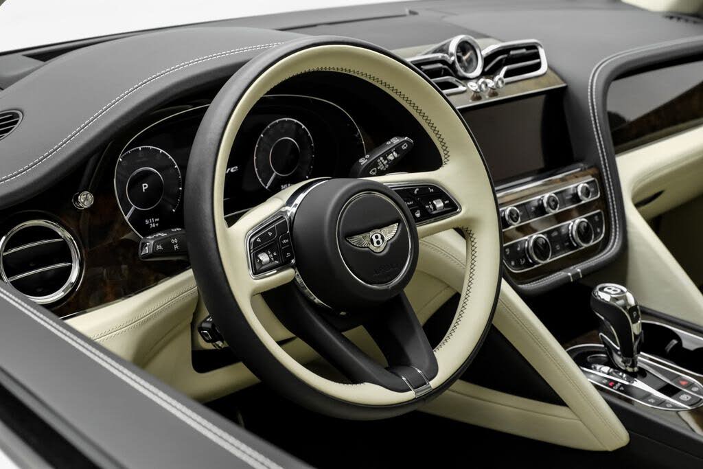 2024 Bentley Bentayga Azure V8 AWD photo 19