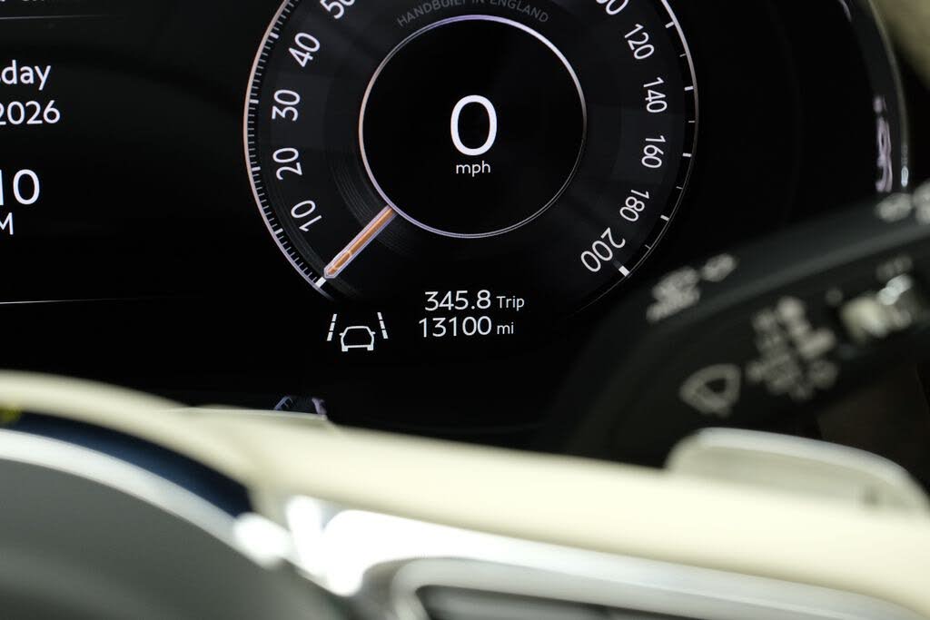 2024 Bentley Bentayga Azure V8 AWD photo 23