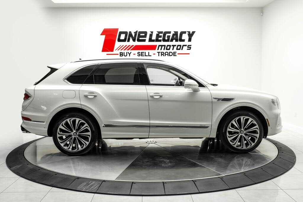 2024 Bentley Bentayga Azure V8 AWD photo 5