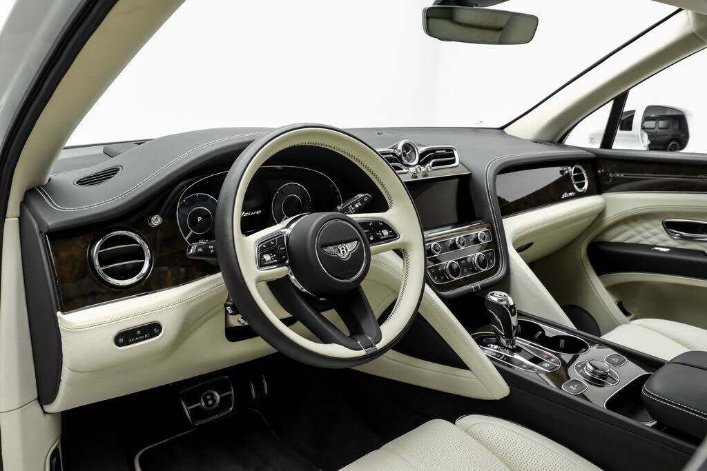 2024 Bentley Bentayga Azure V8 AWD photo 7
