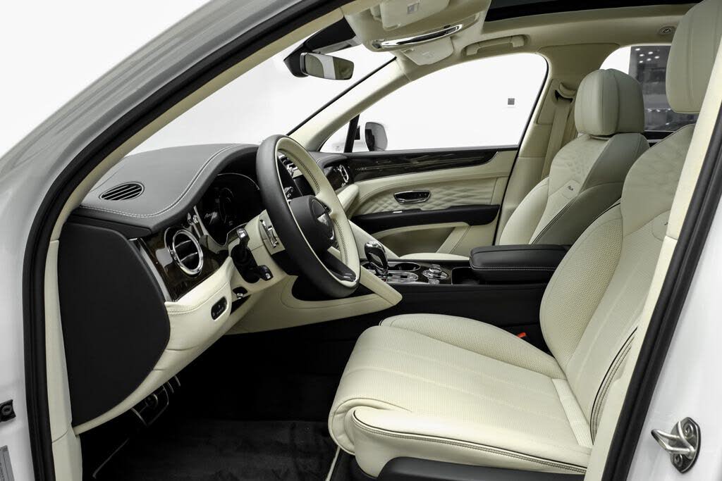 2024 Bentley Bentayga Azure V8 AWD photo 8