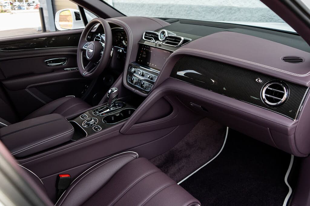 2026 Bentley Bentayga V8 AWD photo 2