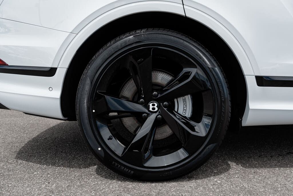 2026 Bentley Bentayga V8 AWD photo 15