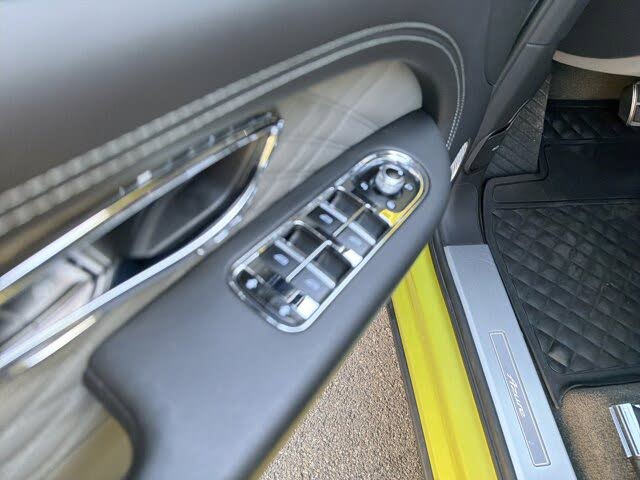 2023 Bentley Bentayga Azure V8 AWD photo 12
