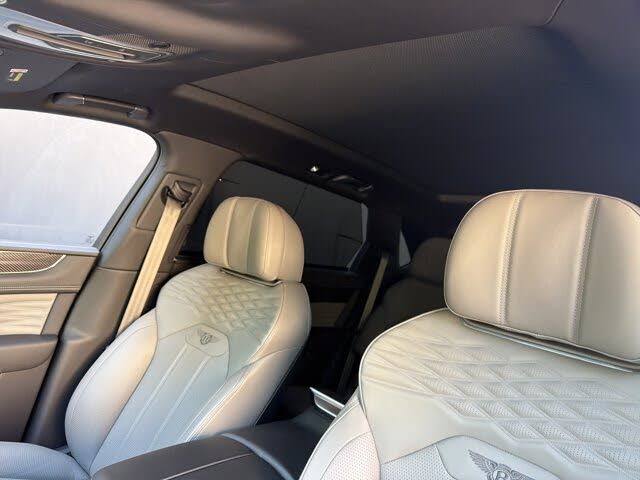 2023 Bentley Bentayga Azure V8 AWD photo 16