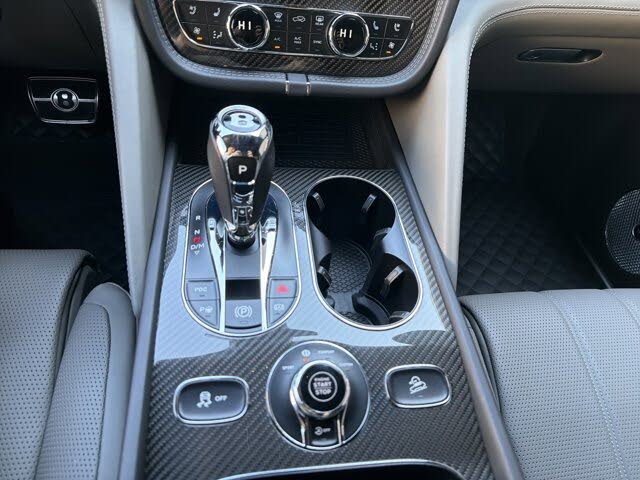 2023 Bentley Bentayga Azure V8 AWD photo 17