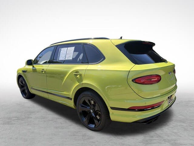 2023 Bentley Bentayga Azure V8 AWD photo 3