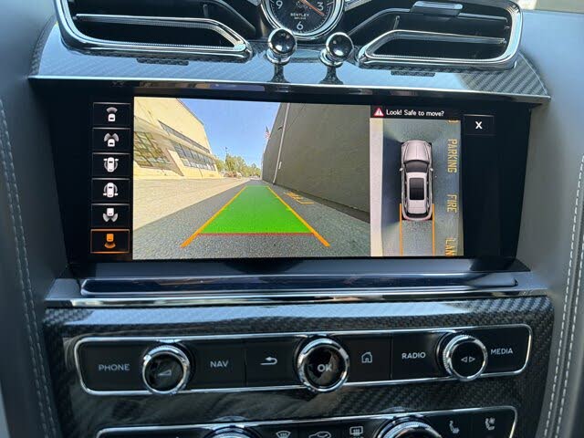 2023 Bentley Bentayga Azure V8 AWD photo 24