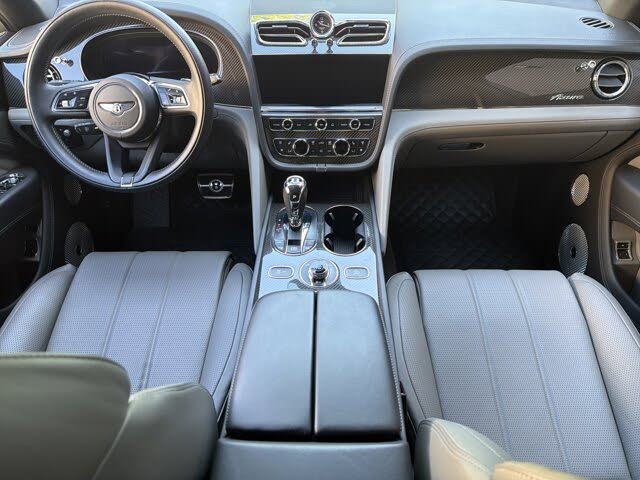 2023 Bentley Bentayga Azure V8 AWD photo 4