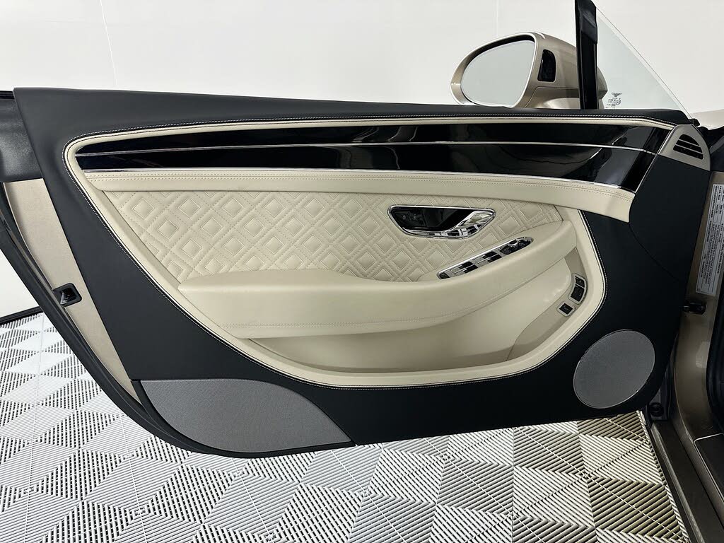 2021 Bentley Continental GTC V8 AWD photo 17