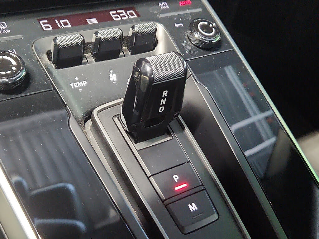 2022 Porsche 911 Turbo Coupe AWD photo 14 of 24