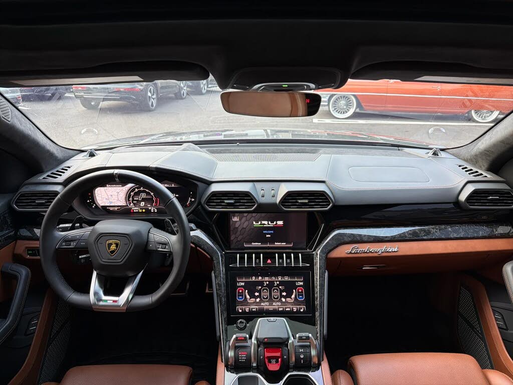 2022 Lamborghini Urus AWD photo 14