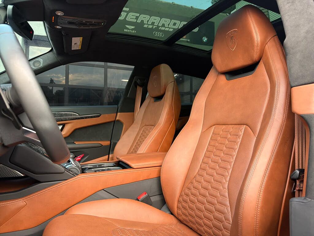2022 Lamborghini Urus AWD photo 19