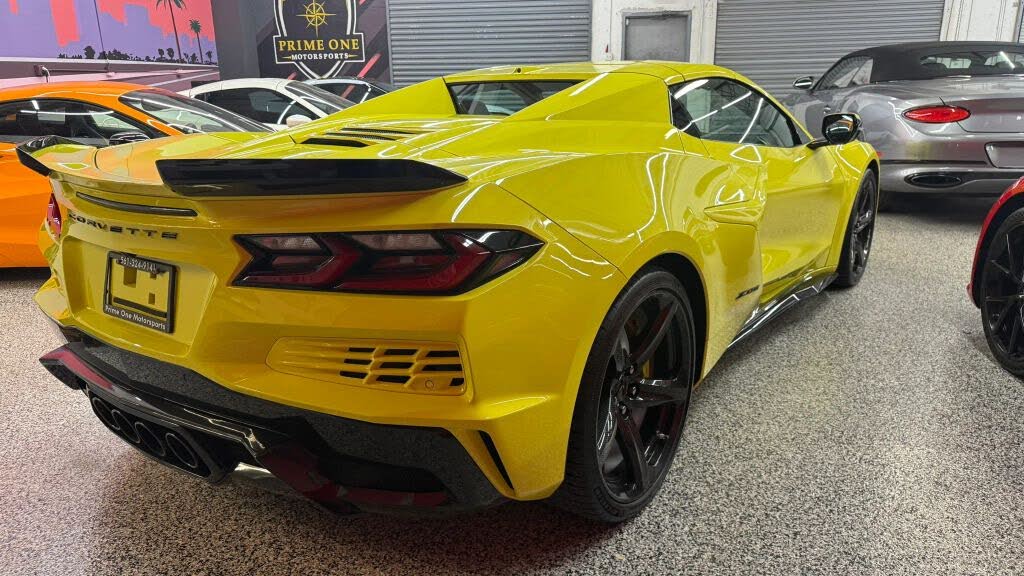 2024 Chevrolet Corvette Z06 3LZ Convertible RWD photo 3
