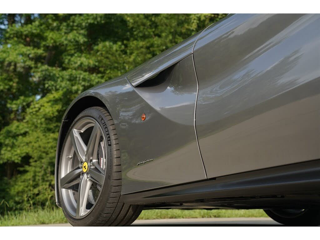 2016 Ferrari F12 Berlinetta Coupe photo 11