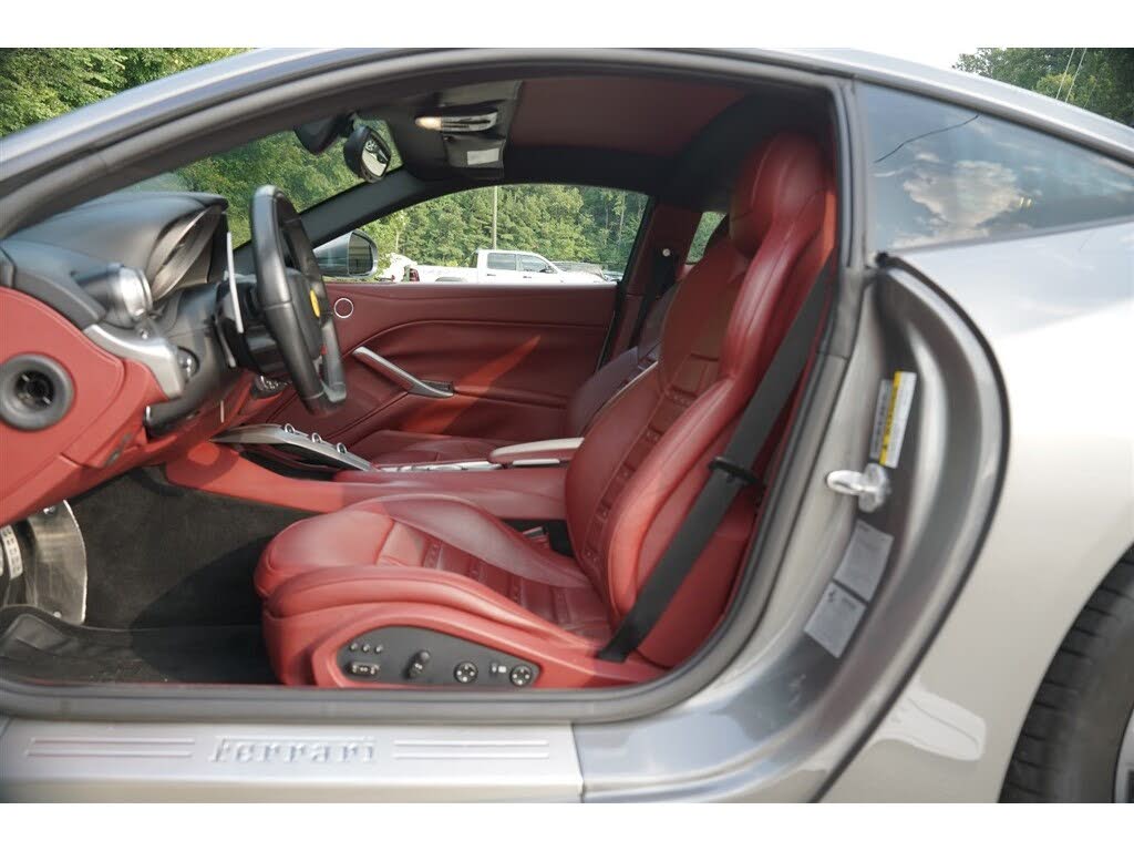 2016 Ferrari F12 Berlinetta Coupe photo 21