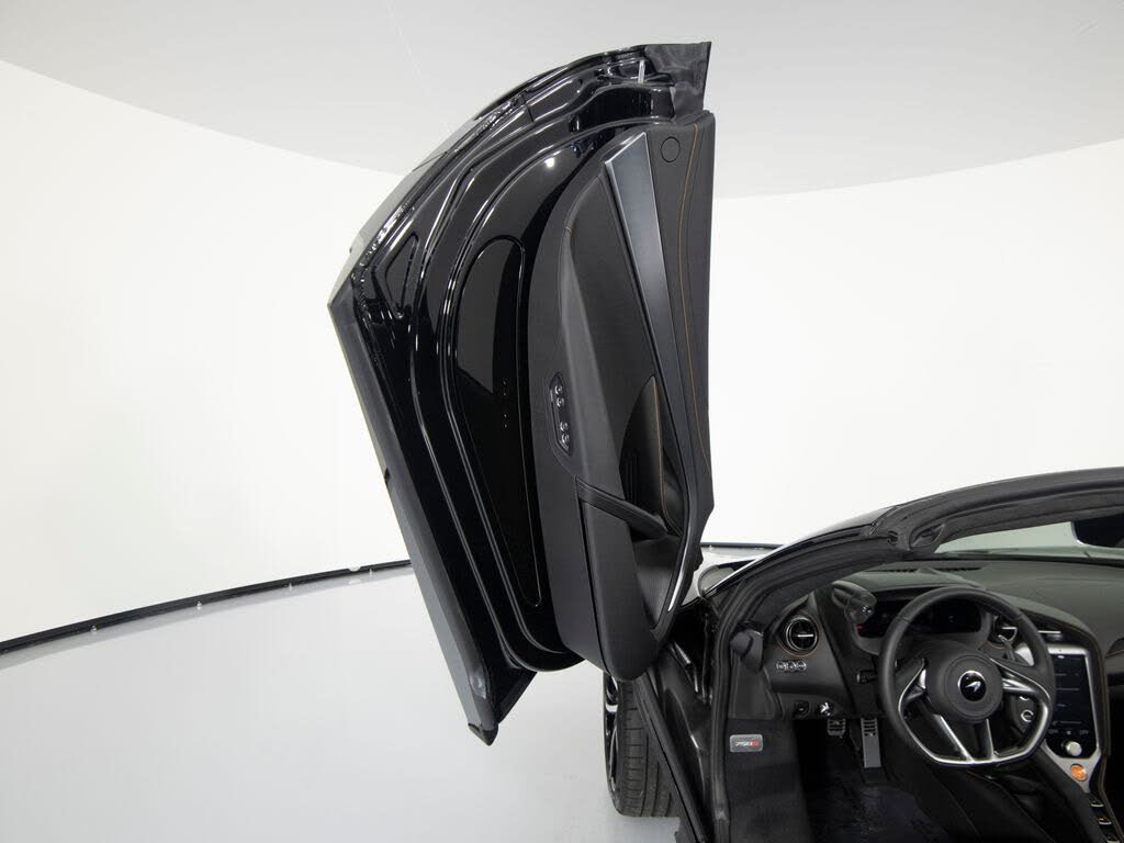 2027 McLaren 750S Spider RWD photo 11