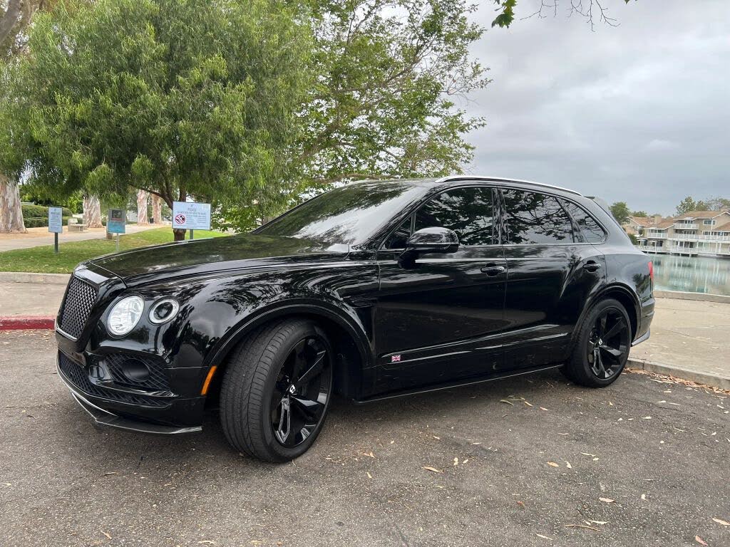 2018 Bentley Bentayga W12 Black Edition AWD photo 2
