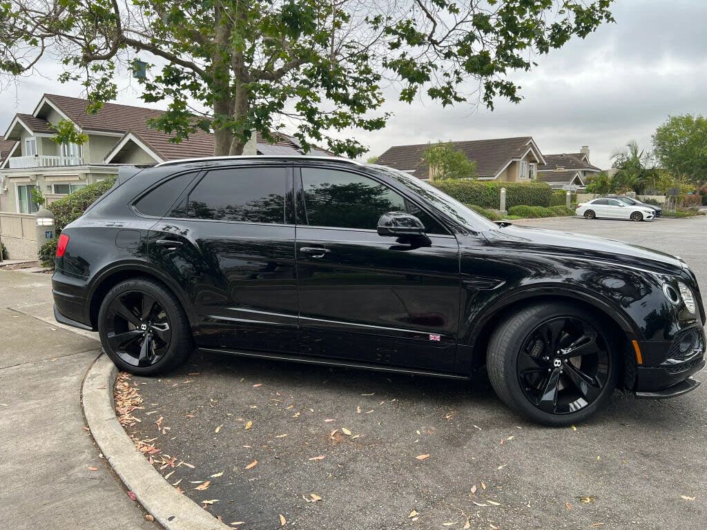 2018 Bentley Bentayga W12 Black Edition AWD photo 17