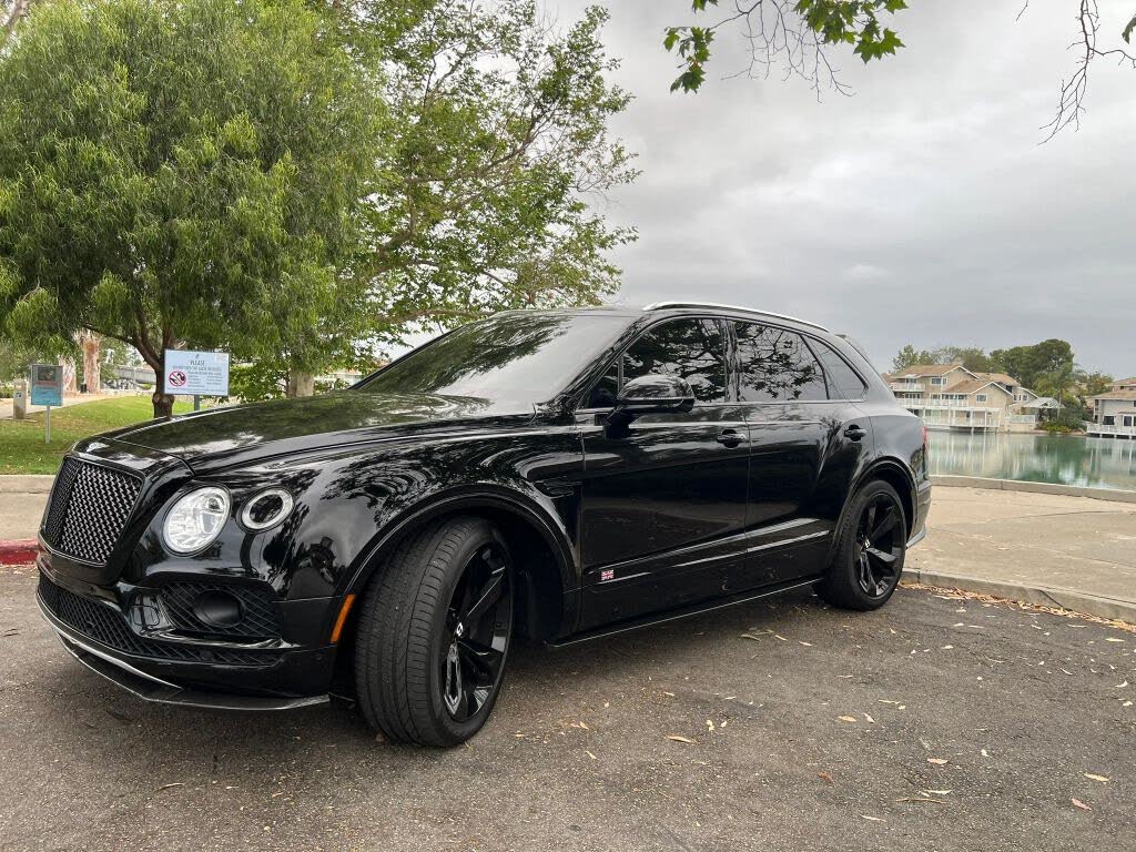 2018 Bentley Bentayga W12 Black Edition AWD photo 3