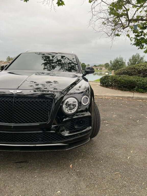 2018 Bentley Bentayga W12 Black Edition AWD photo 9