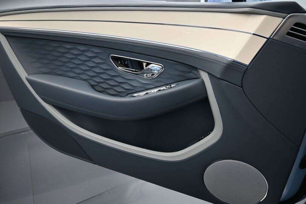 2026 Bentley Continental GTC Mulliner AWD photo 16