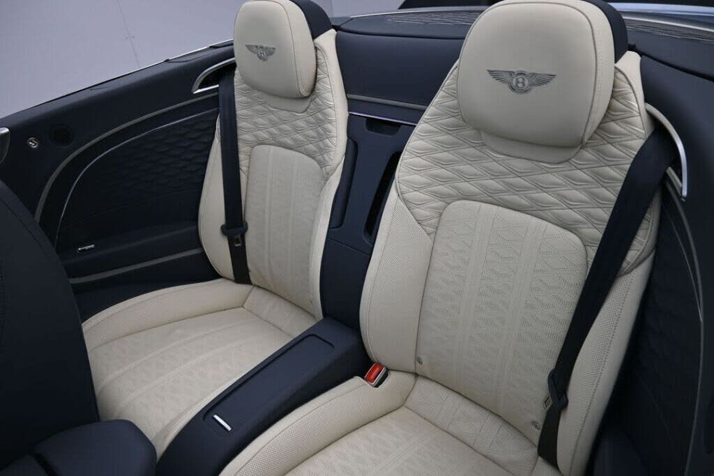 2026 Bentley Continental GTC Mulliner AWD photo 7