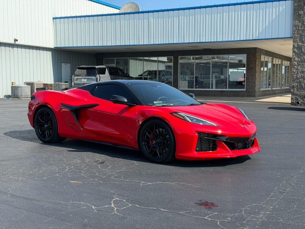 2025 Chevrolet Corvette Z06 3LZ Convertible RWD photo 3