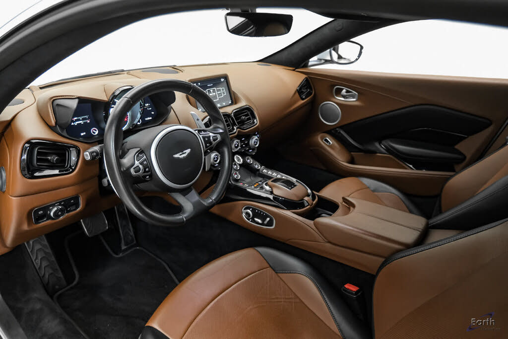 2020 Aston Martin Vantage RWD photo 3