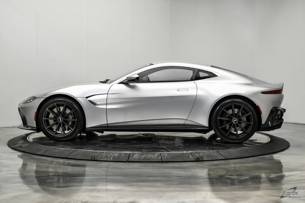 2020 Aston Martin Vantage RWD photo 7