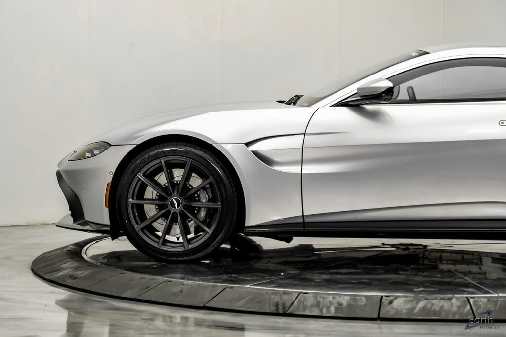 2020 Aston Martin Vantage RWD photo 8