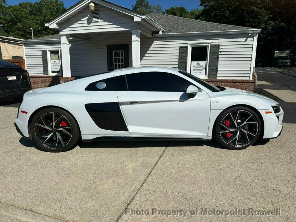 2023 Audi R8 V10 Performance Coupe RWD photo 4 of 24