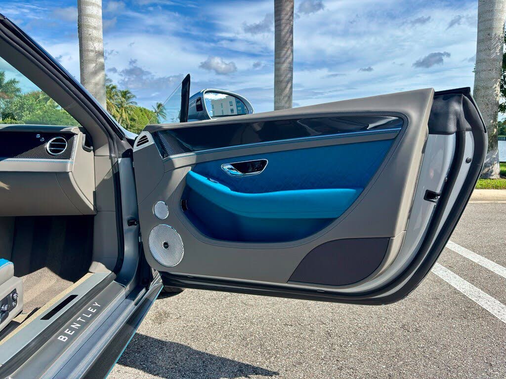 2022 Bentley Continental GTC V8 AWD photo 24