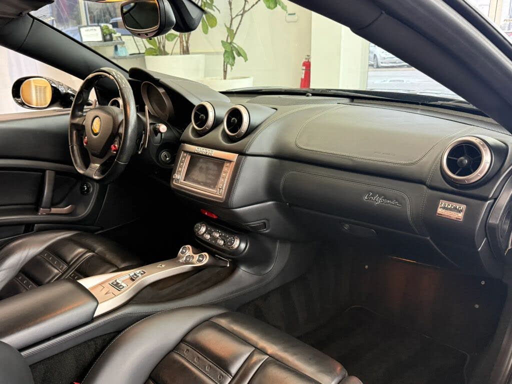 2010 Ferrari California GT Convertible photo 17