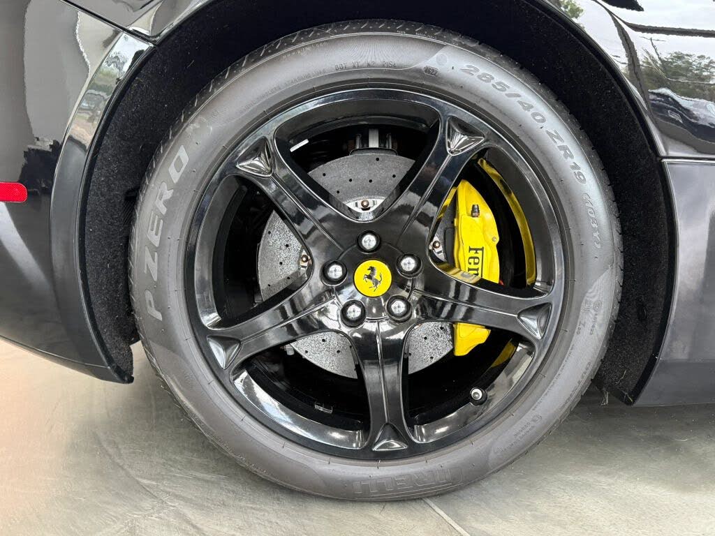 2010 Ferrari California GT Convertible photo 18