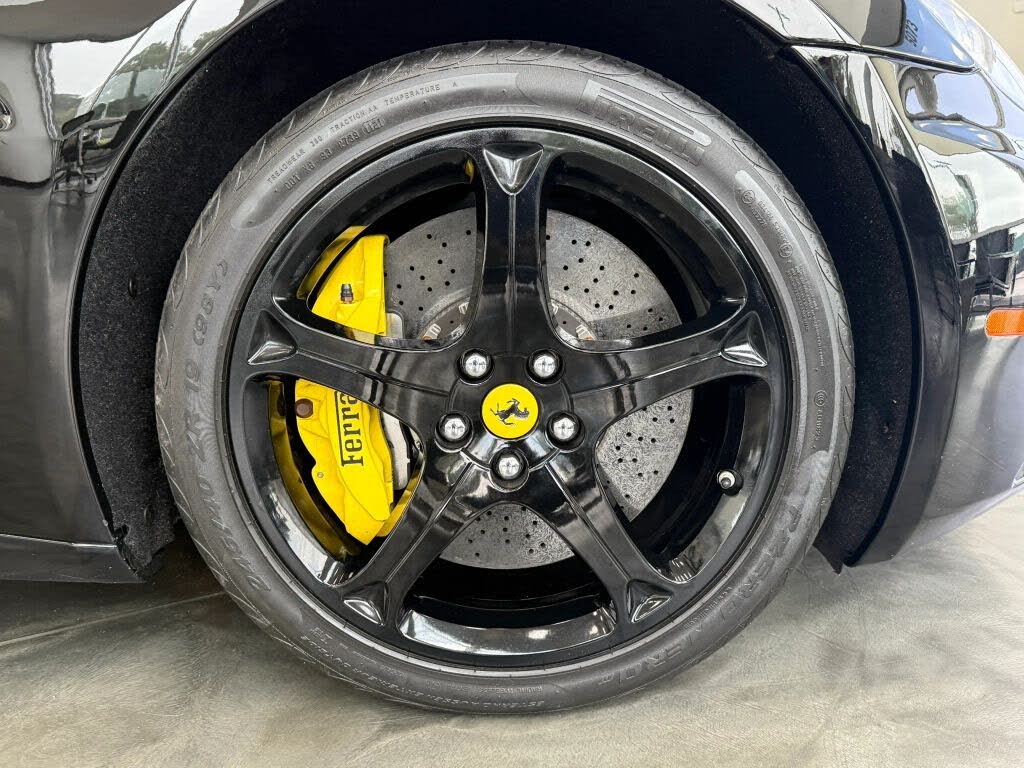 2010 Ferrari California GT Convertible photo 19