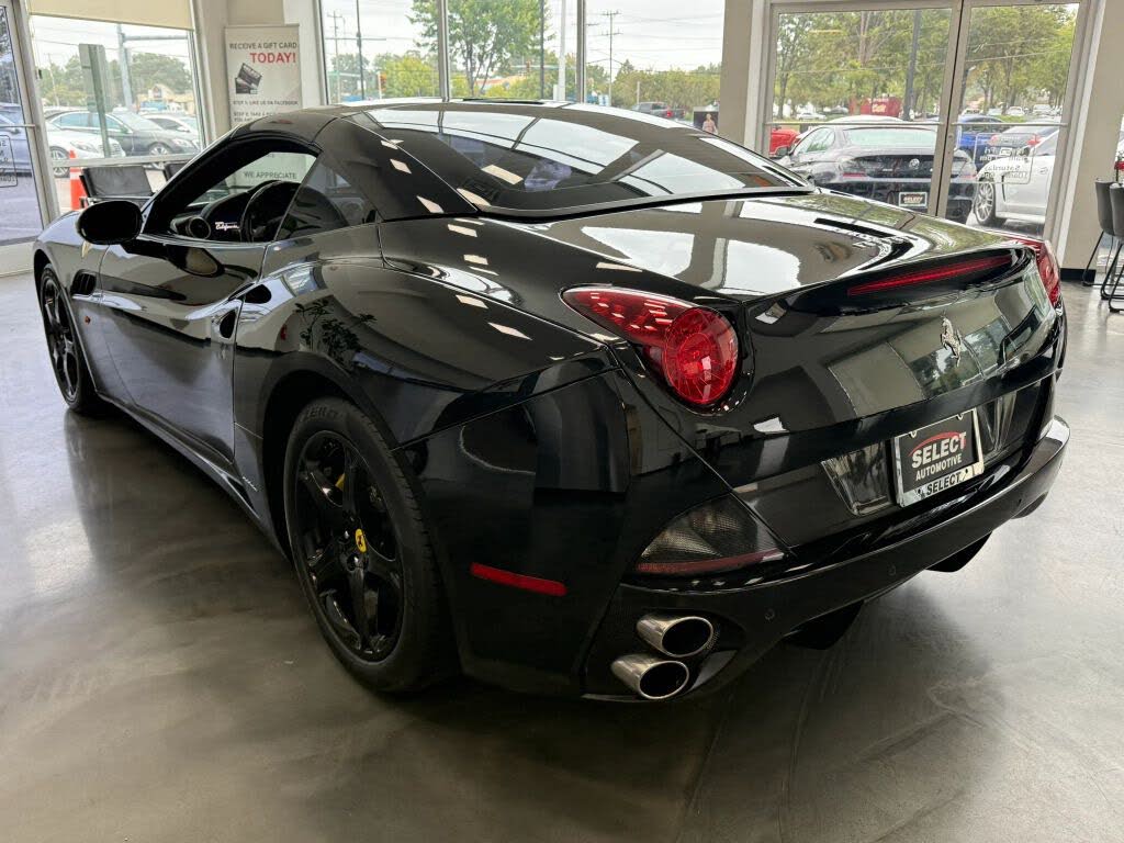 2010 Ferrari California GT Convertible photo 24