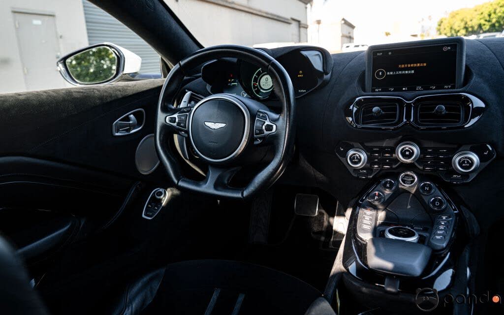 2019 Aston Martin Vantage RWD photo 11