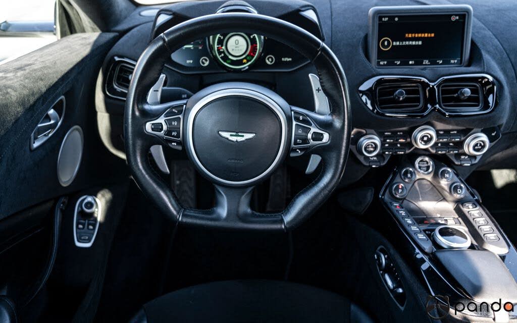 2019 Aston Martin Vantage RWD photo 12