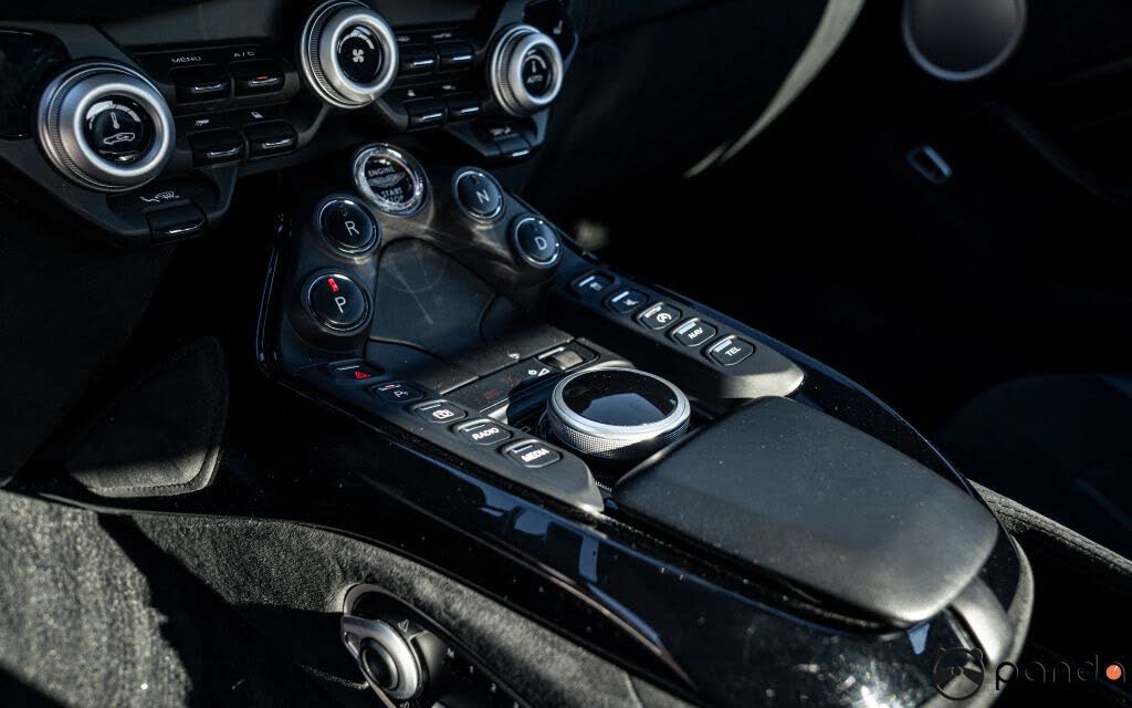 2019 Aston Martin Vantage RWD photo 15