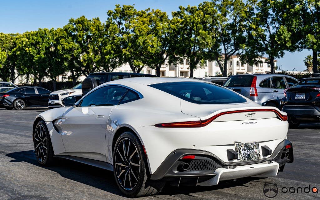 2019 Aston Martin Vantage RWD photo 4