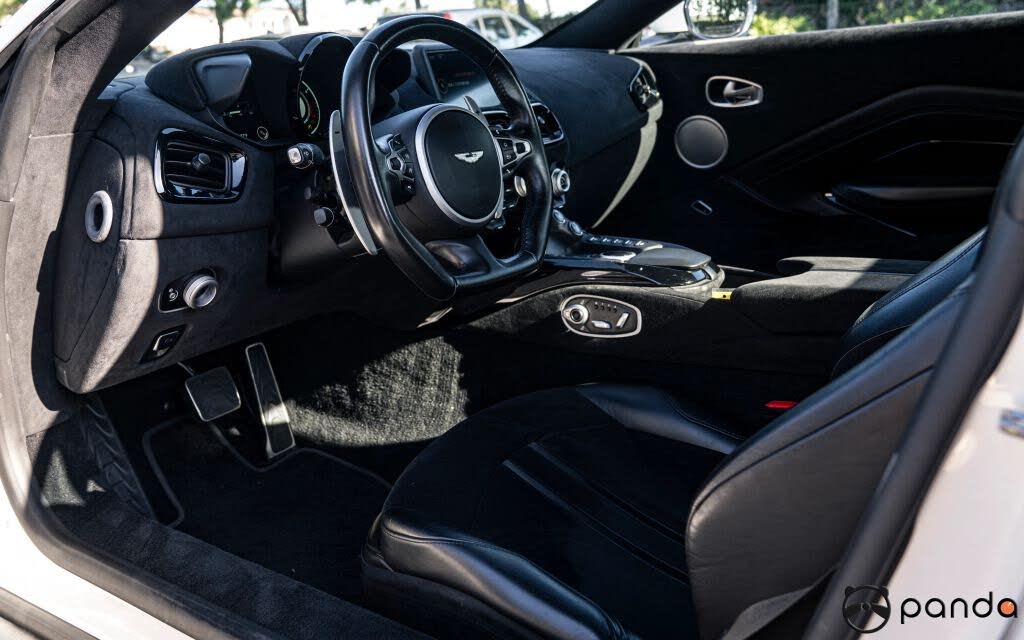 2019 Aston Martin Vantage RWD photo 6