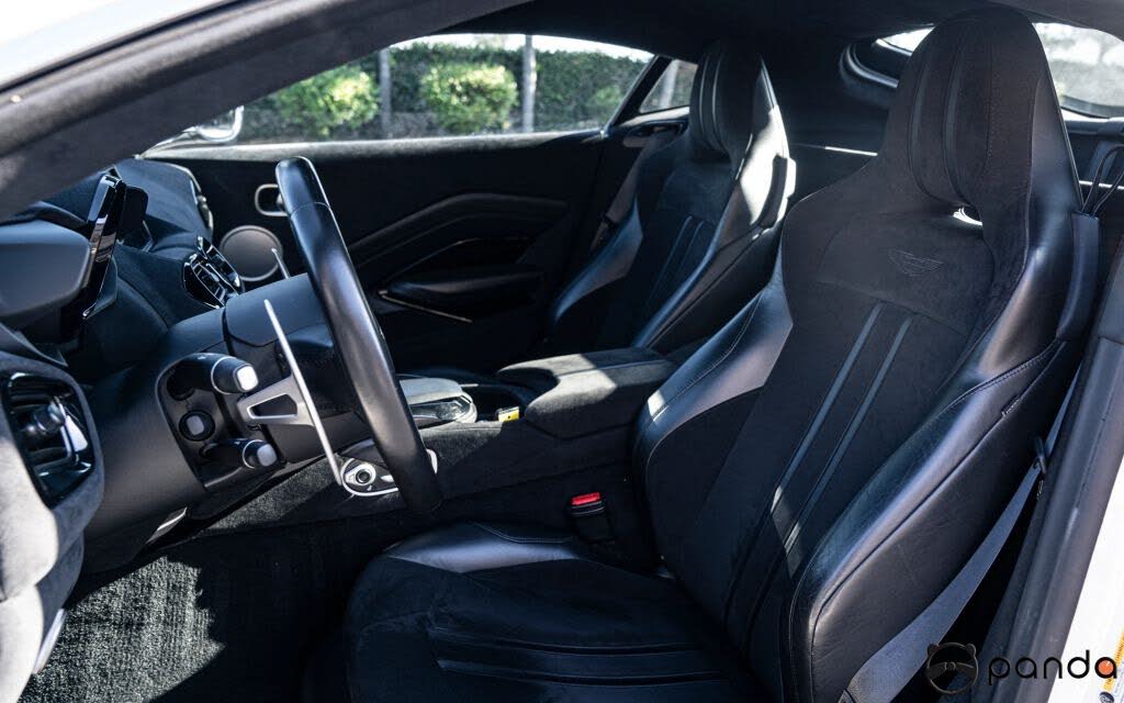 2019 Aston Martin Vantage RWD photo 8