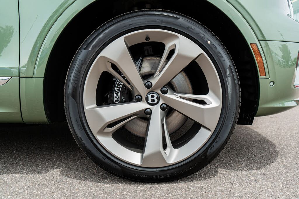 2026 Bentley Bentayga V8 AWD photo 16