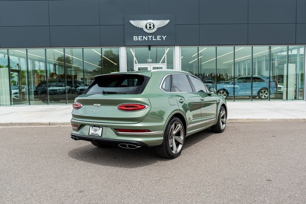 2026 Bentley Bentayga V8 AWD photo 3