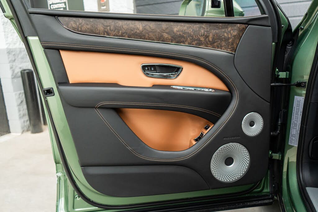 2026 Bentley Bentayga V8 AWD photo 23