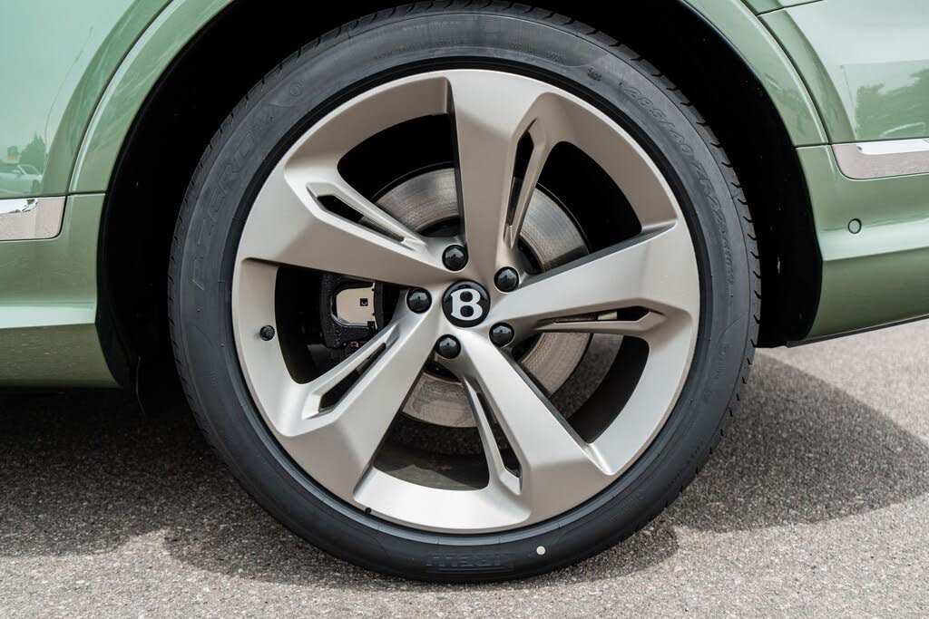2026 Bentley Bentayga V8 AWD photo 7