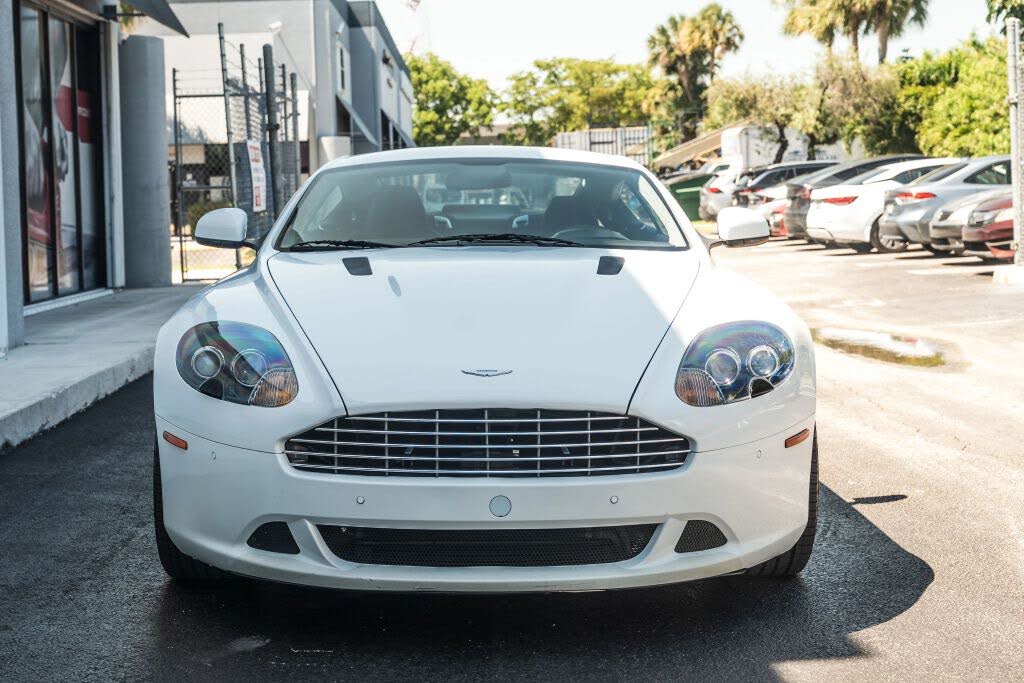 2011 Aston Martin DB9 Coupe RWD photo 2